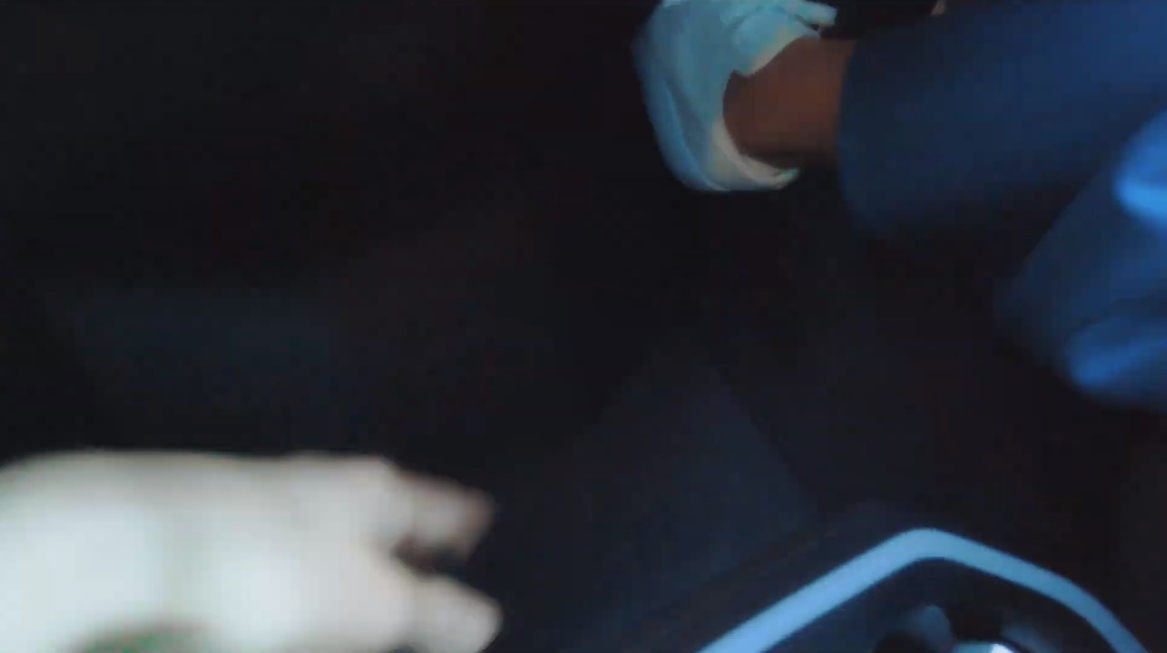 クリスタルがきらめくスイッチ類や広々としてサイドウォークスルーも可能な足下スペースなど、“観月カメラマン”が気になったポイントを動画で紹介していく