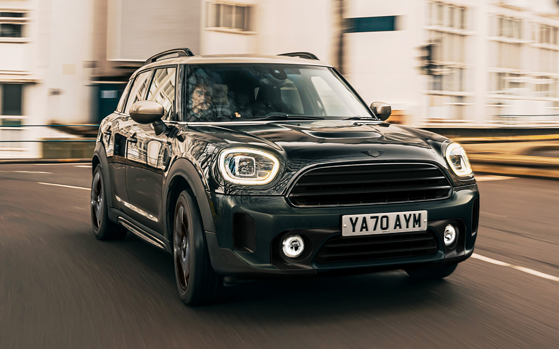 MINI クロスオーバー・シャドー・エディション