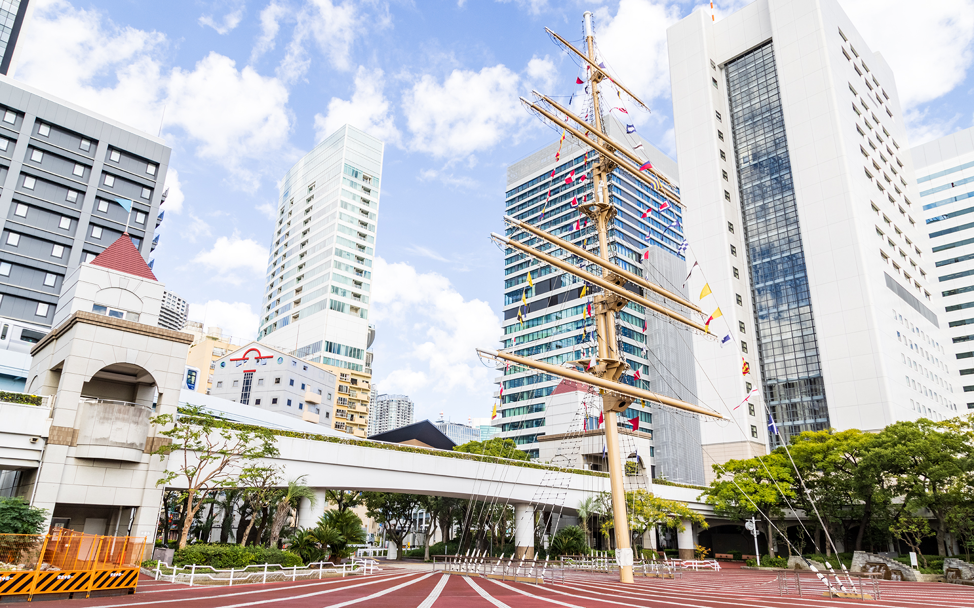 伊豆七島や小笠原諸島への玄関口です