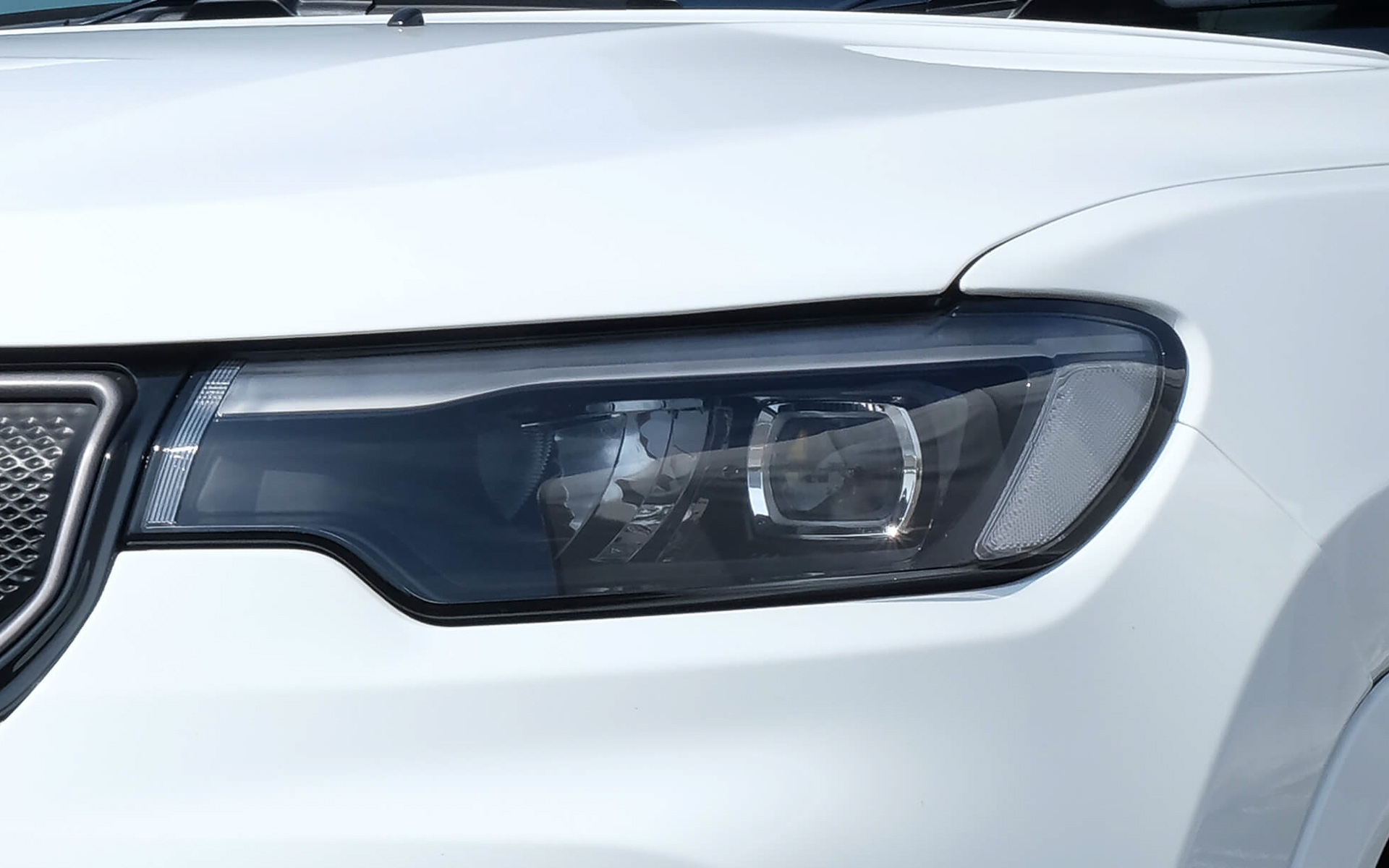 プロジェクター式LEDヘッドライト