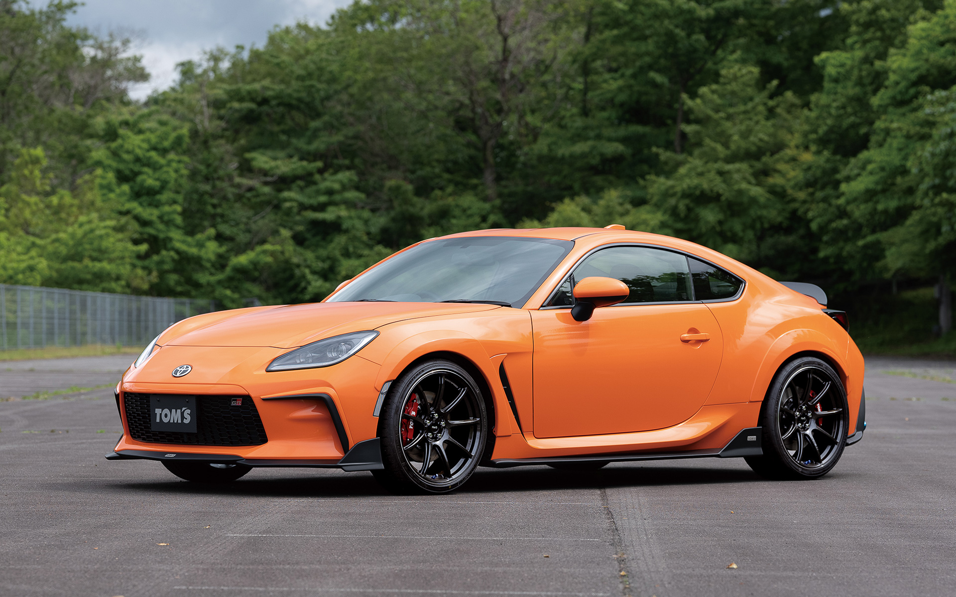 HKS、CUSCO、SARD、TOM’S、TRUST、BLITZのGR86専用パーツをGR Garageで販売