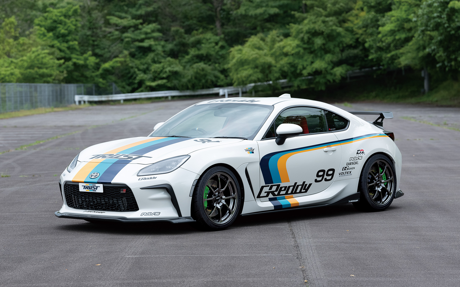 HKS、CUSCO、SARD、TOM’S、TRUST、BLITZのGR86専用パーツをGR Garageで販売