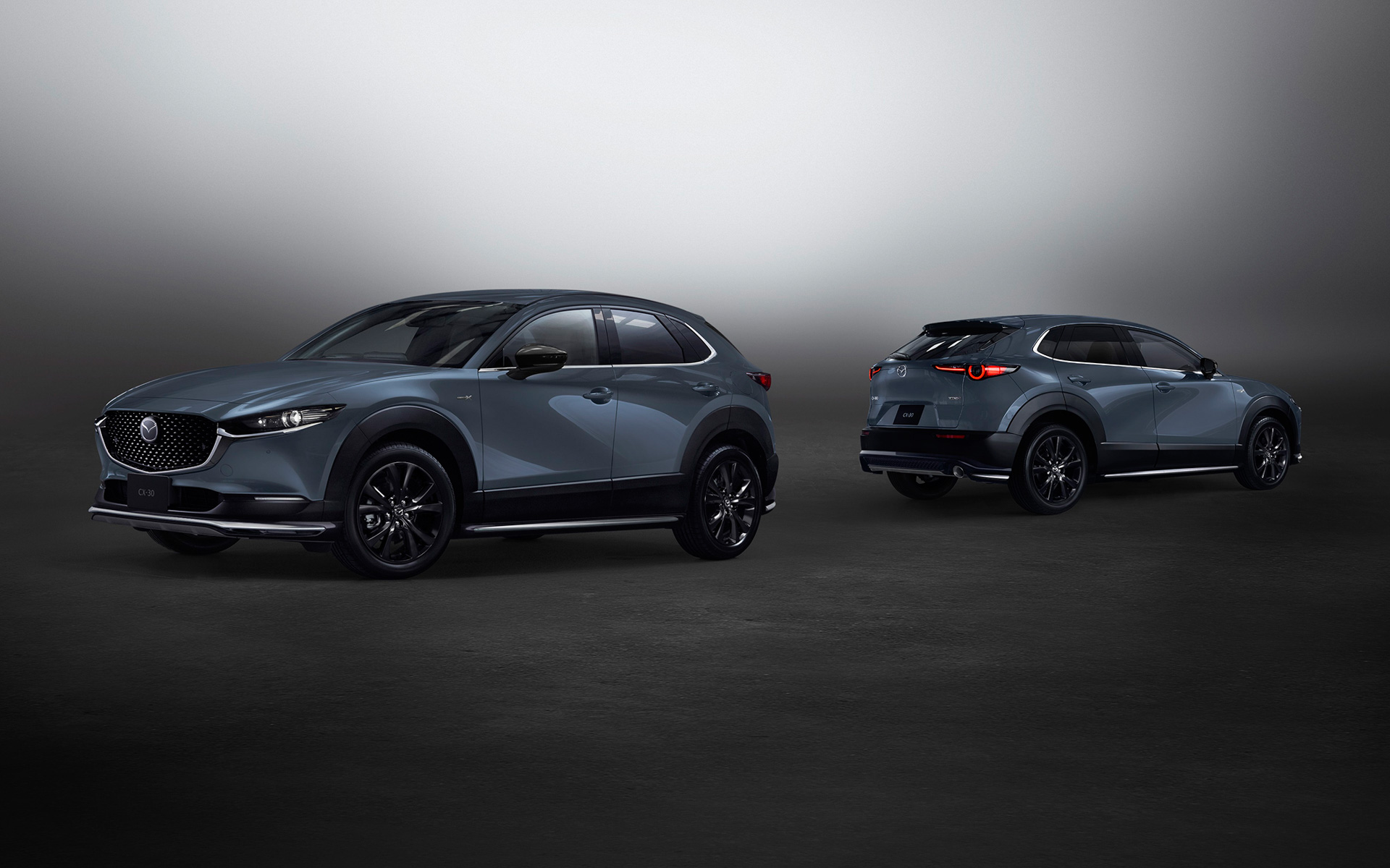 CX-30 X Black ToneEdition　(エアロパーツ装着車)
