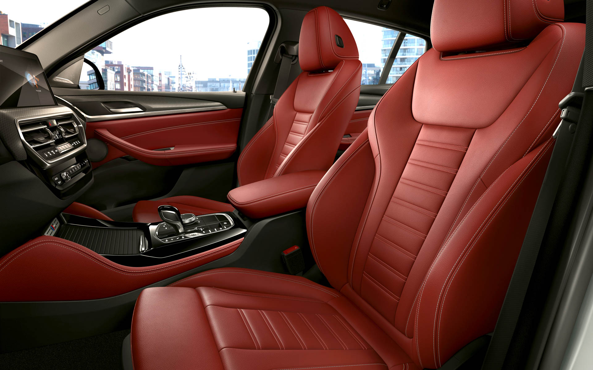 X4の内装とラゲッジ