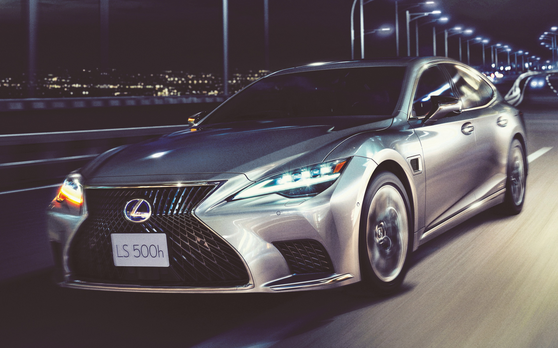 LS500h“EXECUTIVE Advanced Drive”（銀影ラスター）＜オプション装着車＞