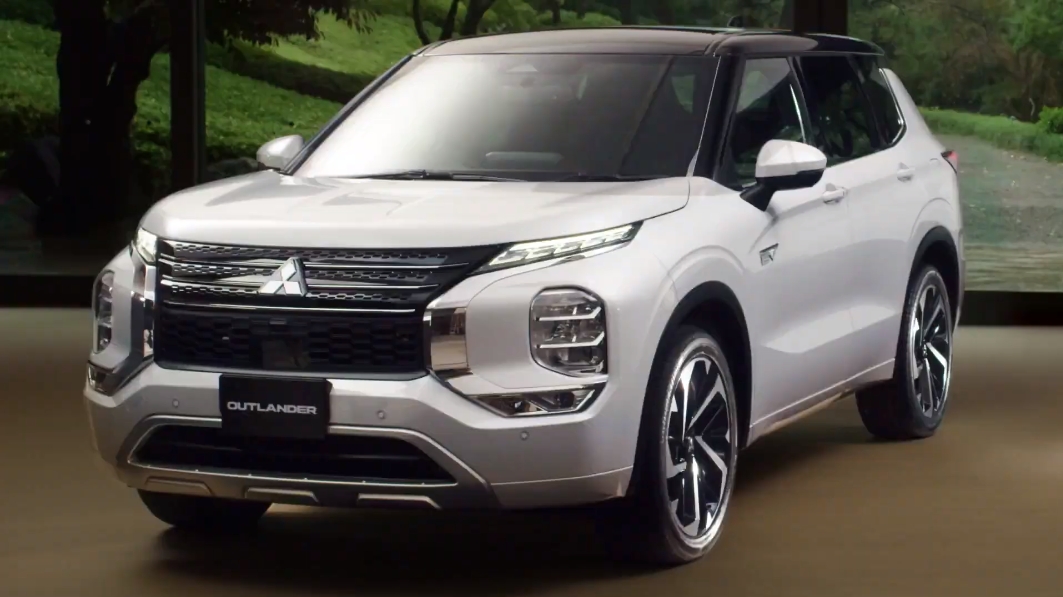 新型アウトランダーPHEV