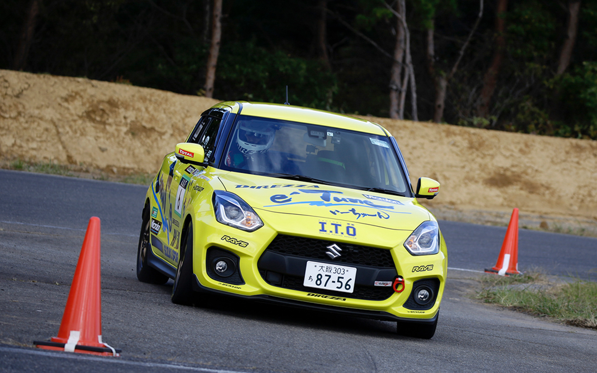 JG10クラス 織田拓也選手、車両：スズキ「スイフト」、タイヤ：DIREZZA β10