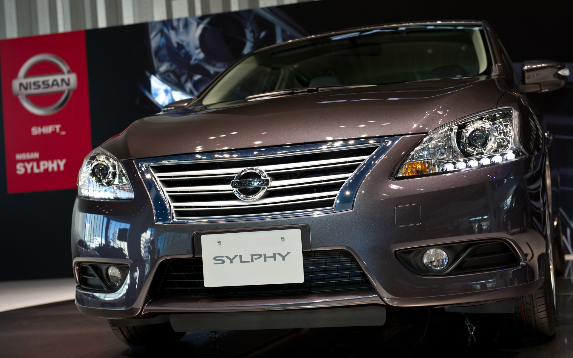 2012年に開催された「シルフィ」の発表会。写真は当時のCOO 志賀氏