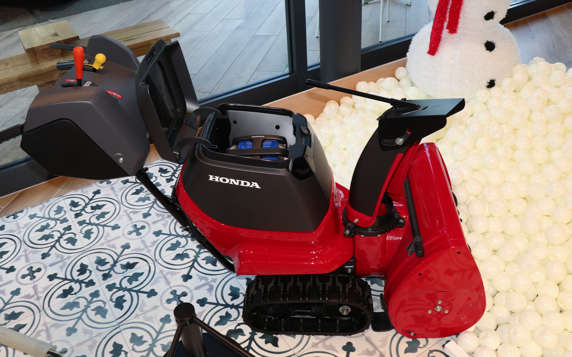 モバイルパワーパック e:を1個搭載