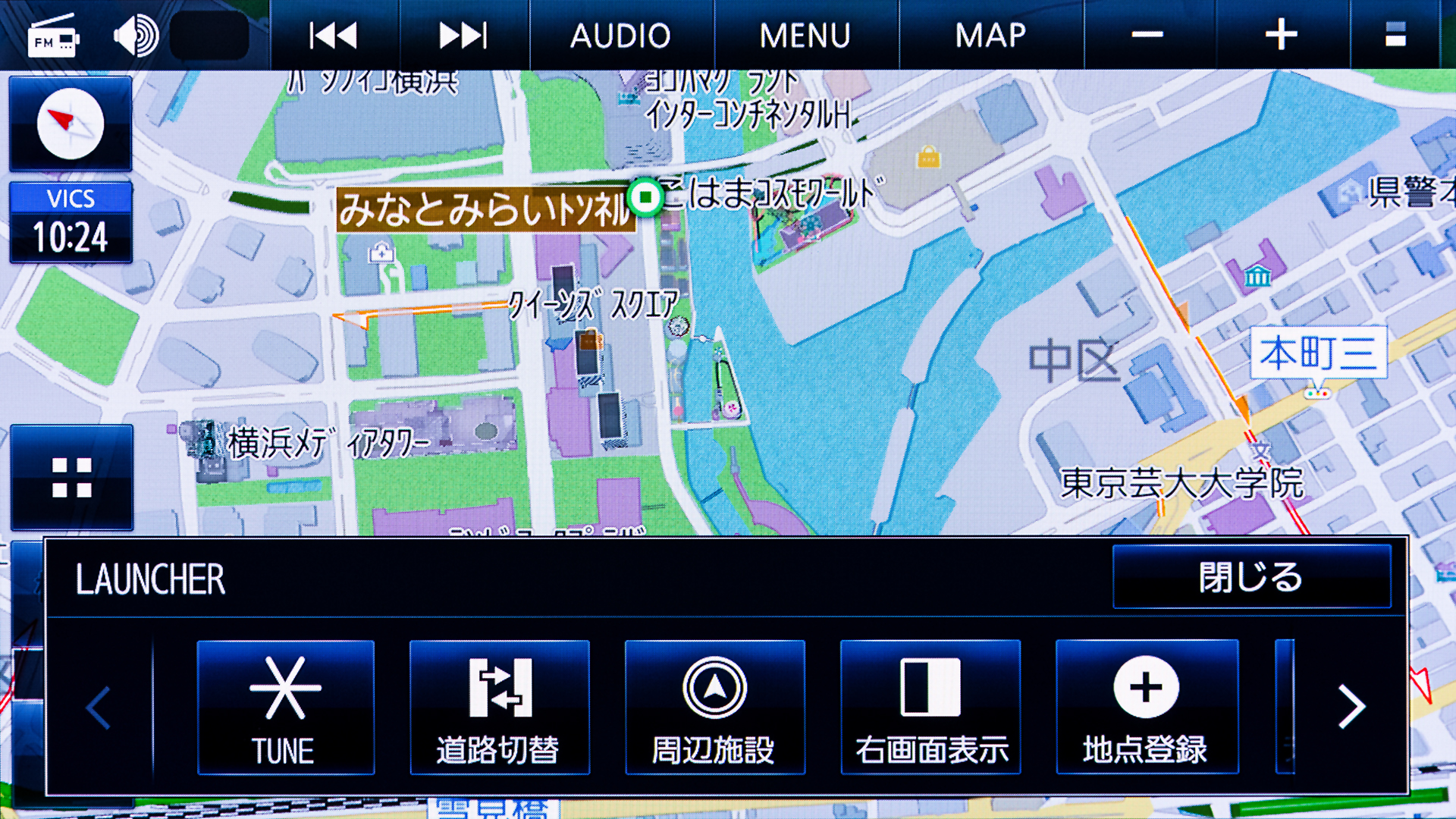 画面左の4つ並んだ■はランチャーボタン。ストラーダチューンのようなよく使う機能をセットしておくと便利