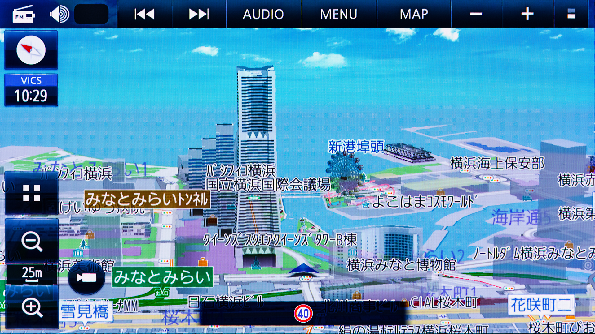 3D表示。ランドマークタワーや観覧車、奥には横浜ハンマーヘッドとリッチな表示を実現