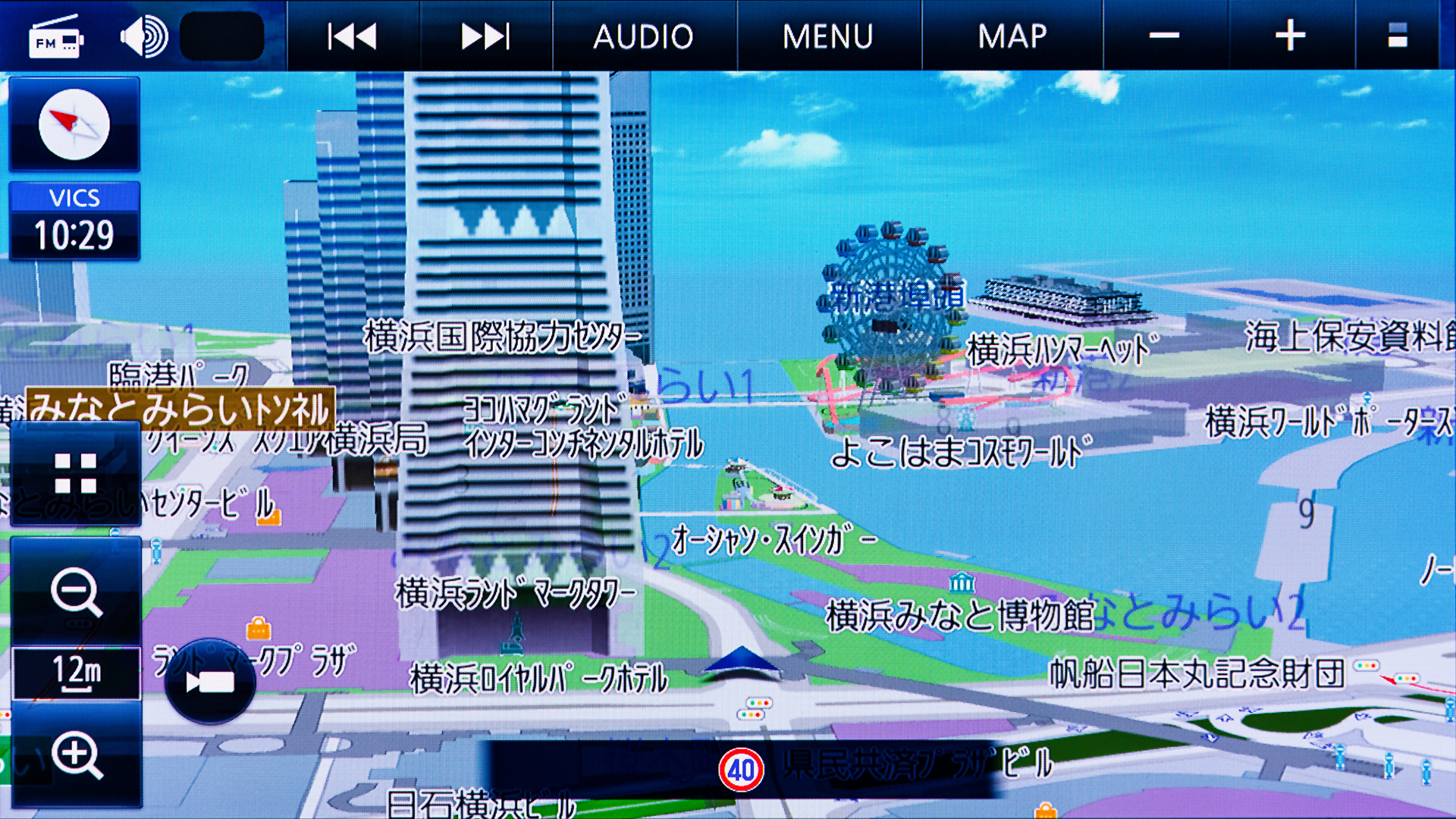 3D表示。ランドマークタワーや観覧車、奥には横浜ハンマーヘッドとリッチな表示を実現