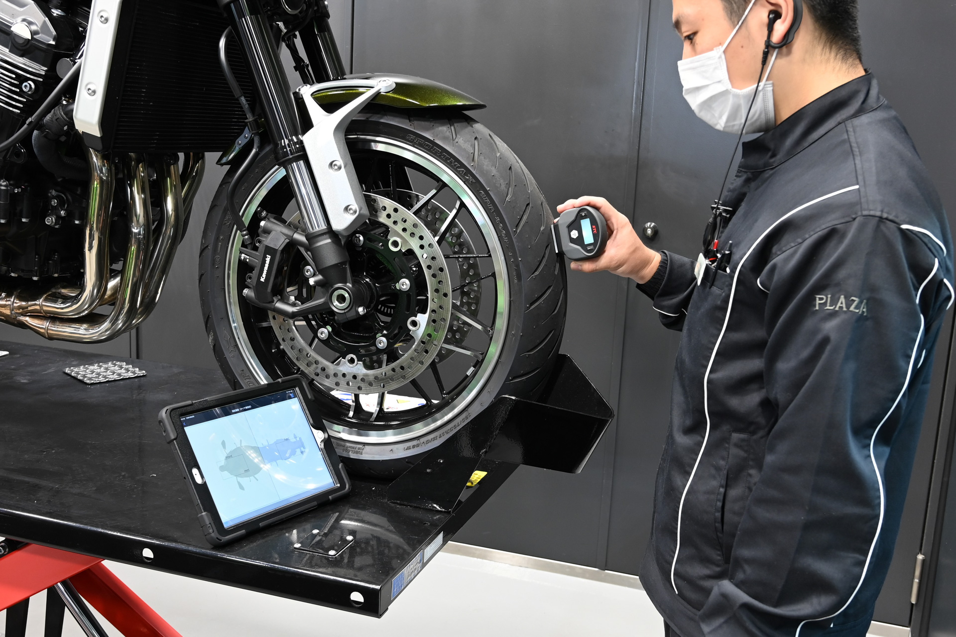 KMSSとタイヤデプスゲージ