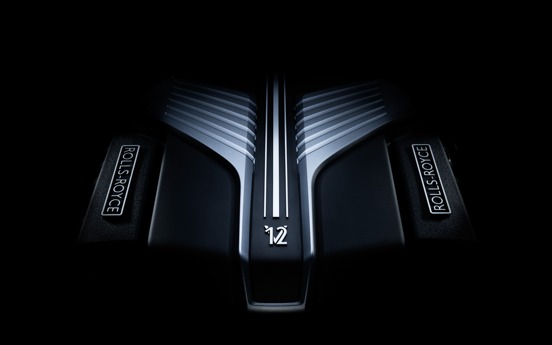 最高出力441kW（600PS）/5000rpm、最大トルク900Nm/1700-4250rpmを発生するV型12気筒 6.75リッターツインターボエンジン。0-100km/h加速は4.7秒を実現