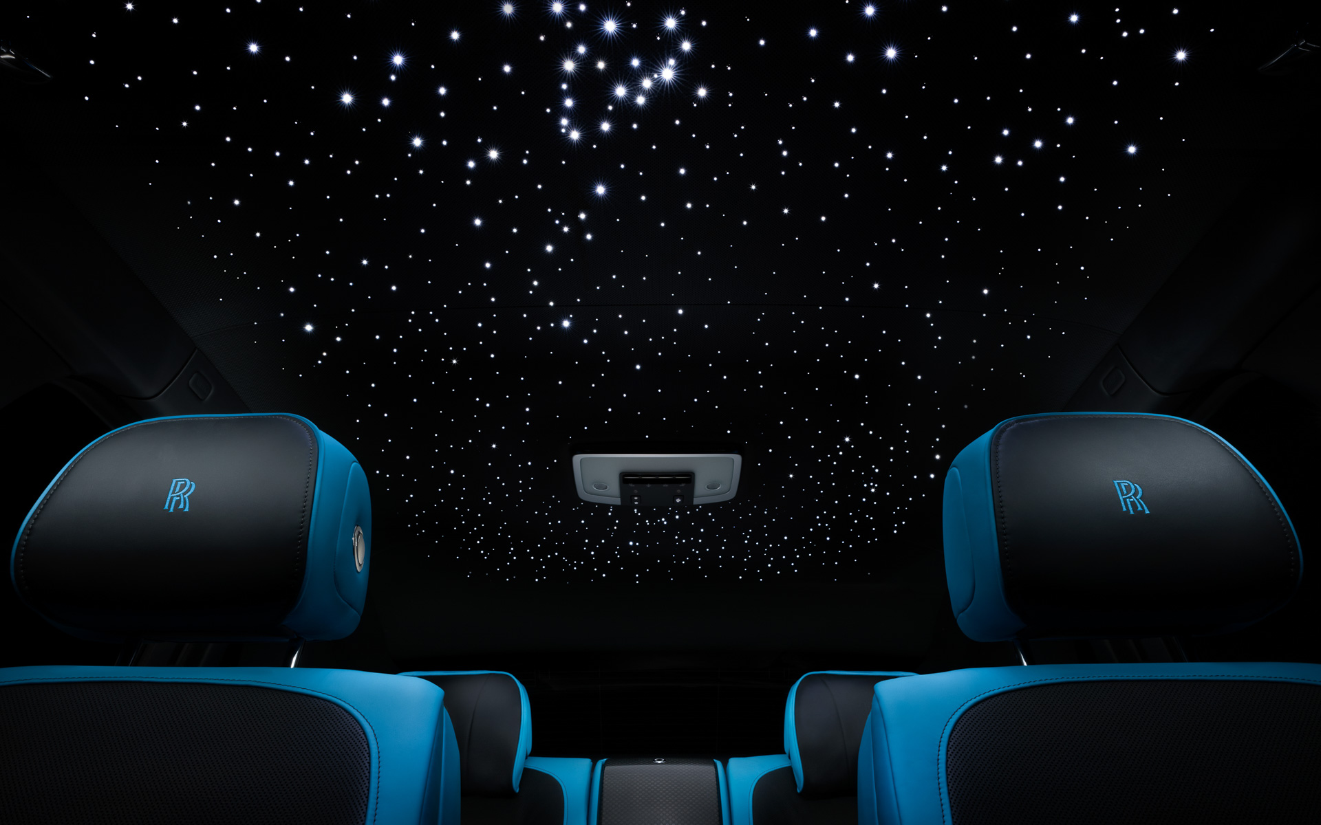 ブラック・バッジ・ゴーストのインテリア