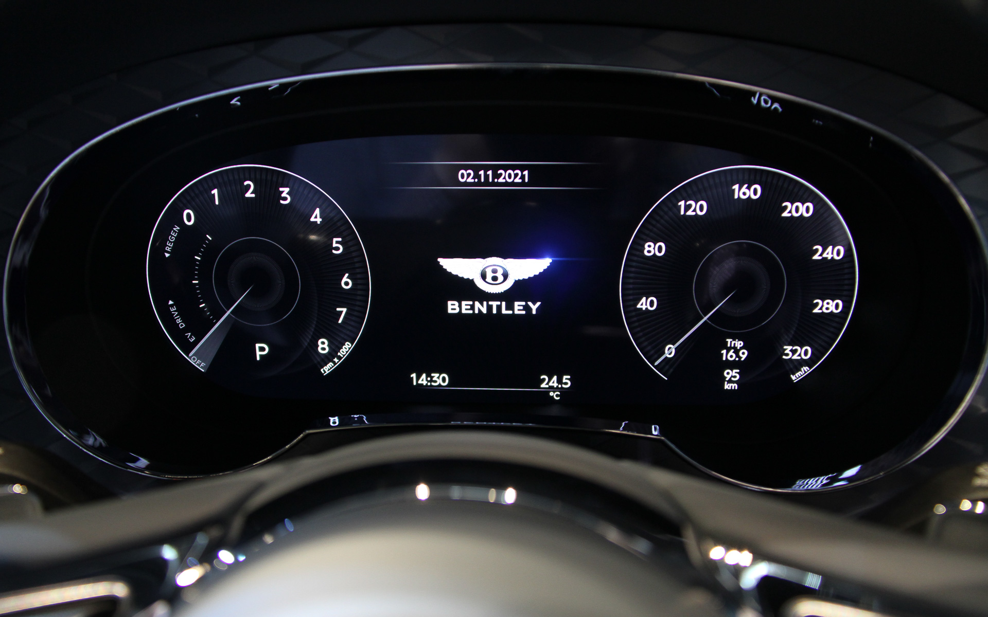 ベンテイガ ハイブリッドのインテリア