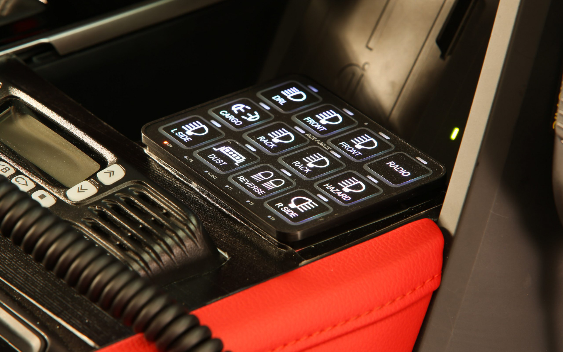 ルーフのライトは収納可能