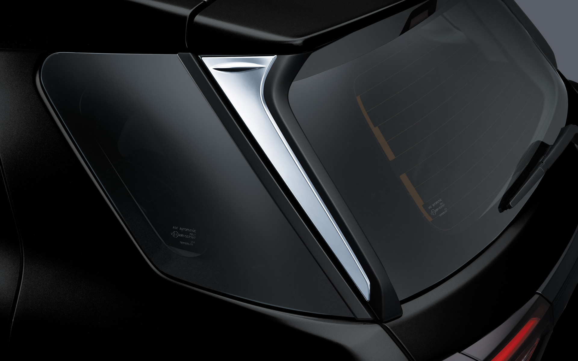 バックドアエアロプレート