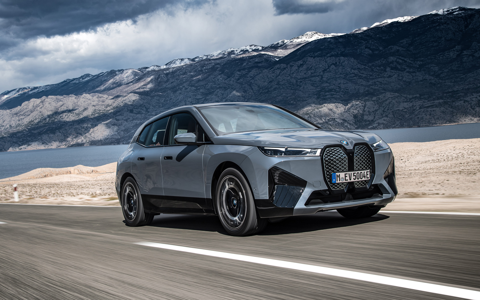 次世代BEV「iX（アイエックス）」発売