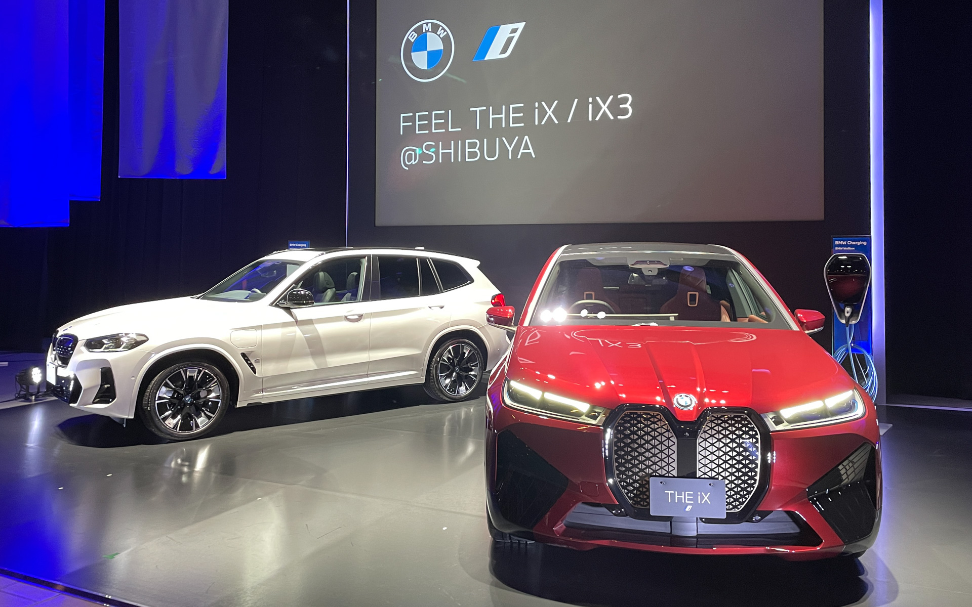 iX3（左）とiX（右）