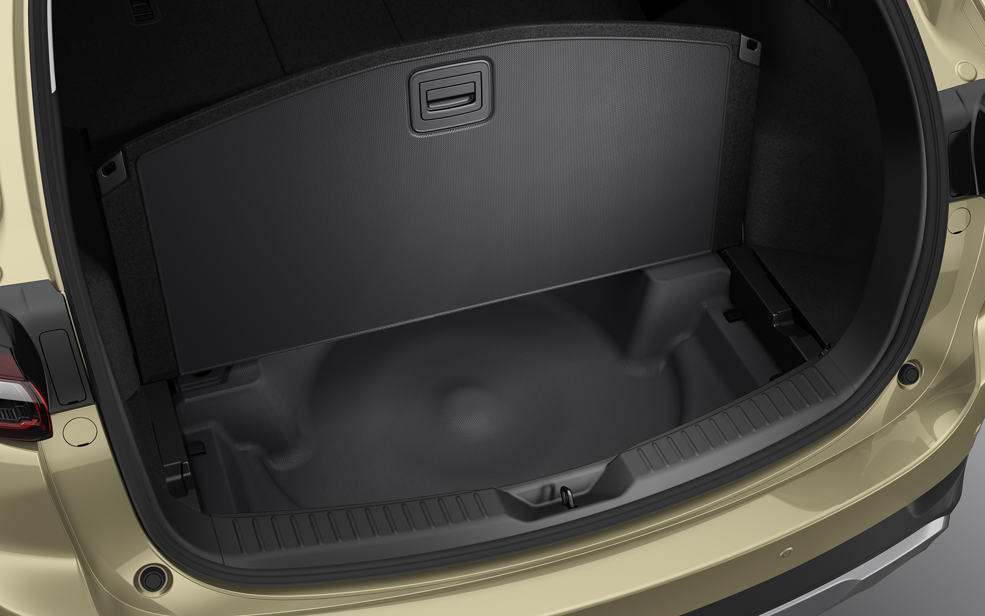 荷室のフラット化を実現するとともに、Field Jorney専用装備として防水加工も施された