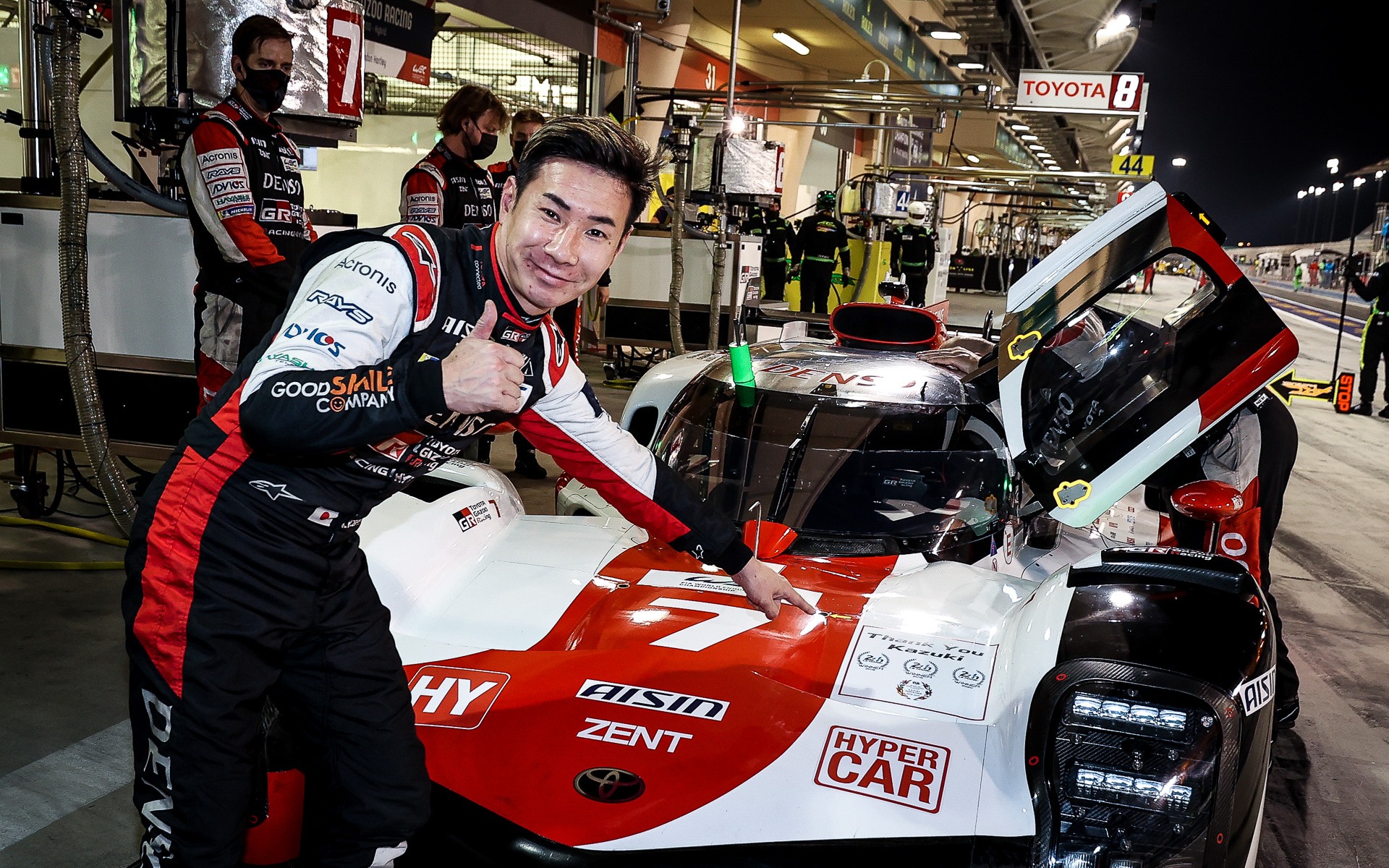 ポールポジションを獲得した小林可夢偉選手とTOYOTA GAZOO Racing GR010 HYBRID 7号車