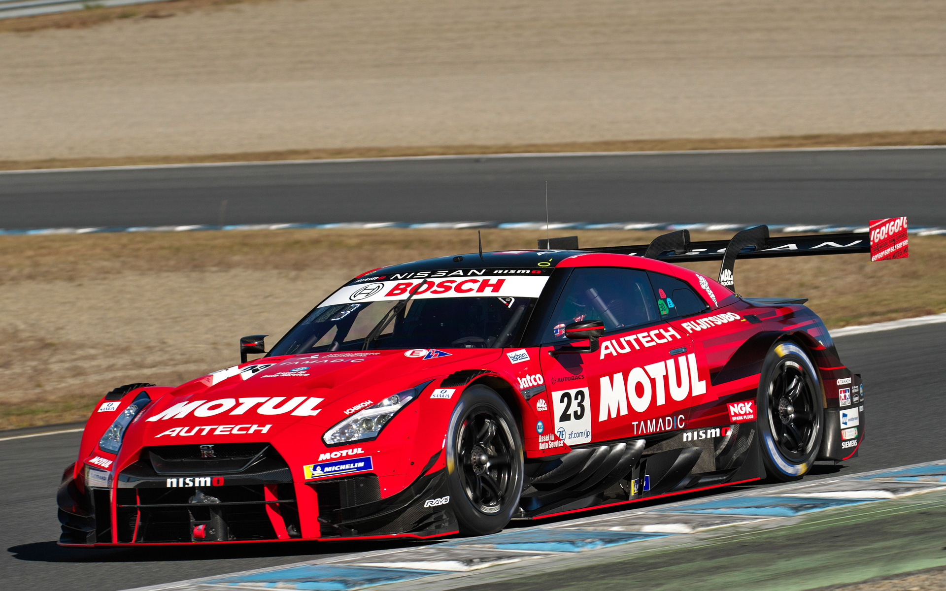 ランキング実質4位の23号車 MOTUL AUTECH GT-R（松田次生/ロニー・クインタレッリ組、MI）