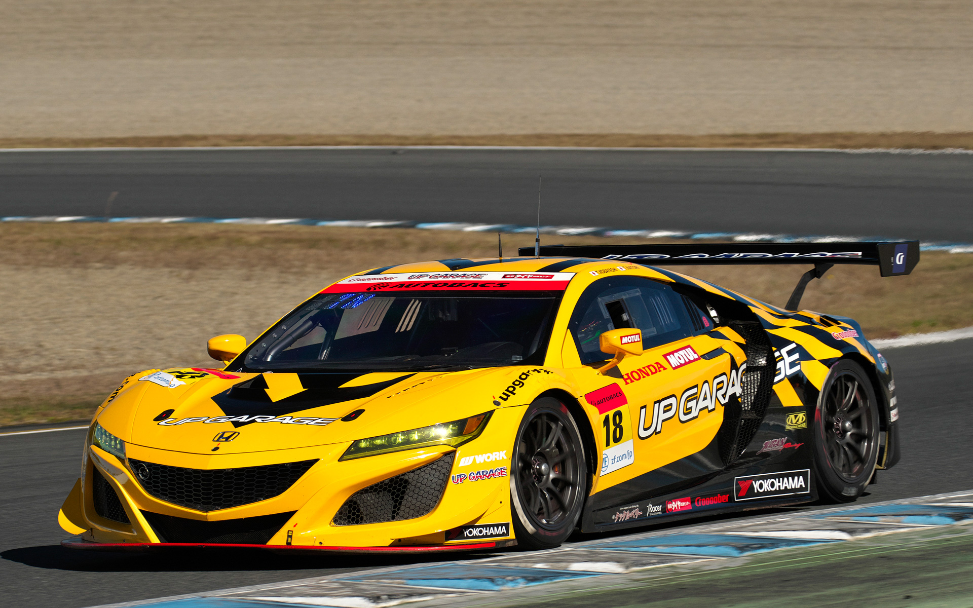 GT300のポールを獲得した18号車 UPGARAGE NSX GT3（小林崇志/名取鉄平組、YH）