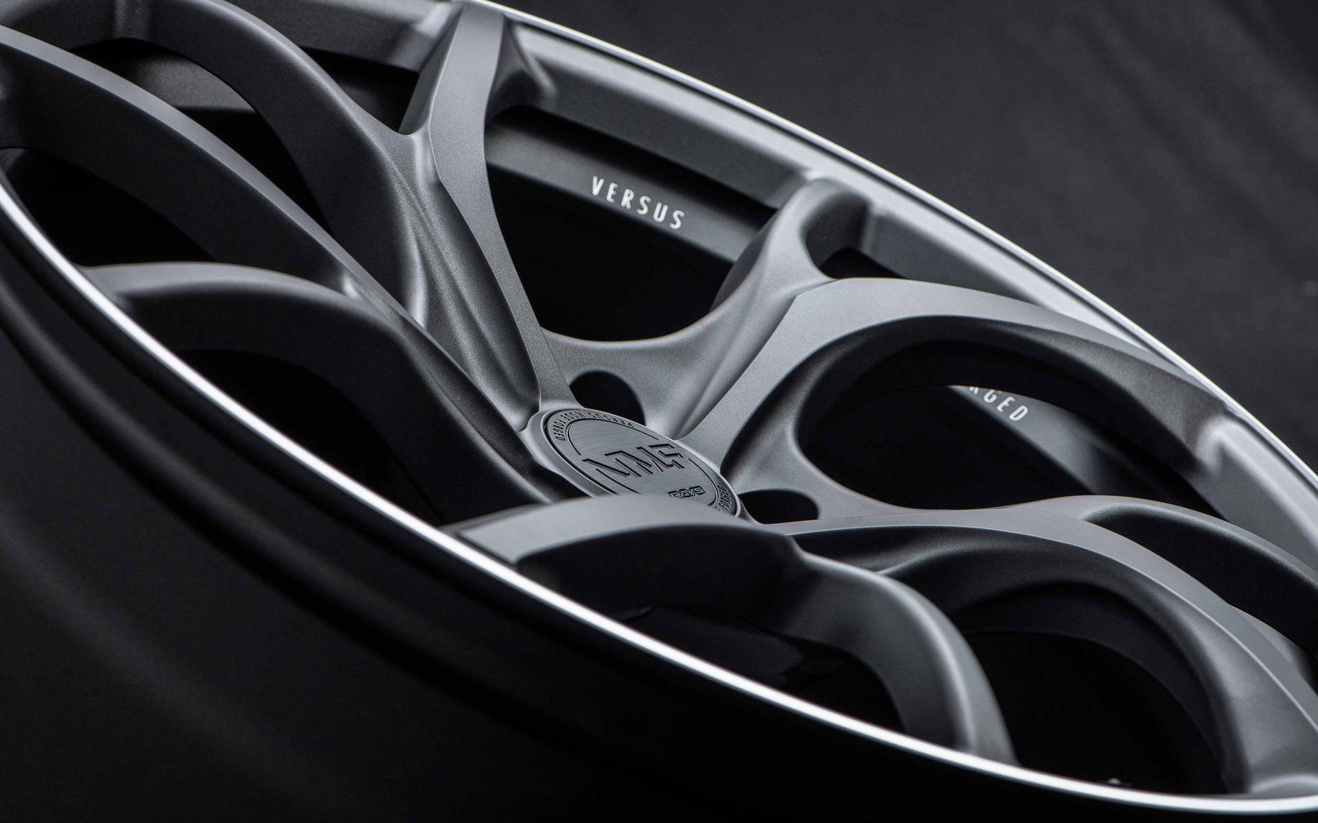 鍛造ホイールの美しさを追求