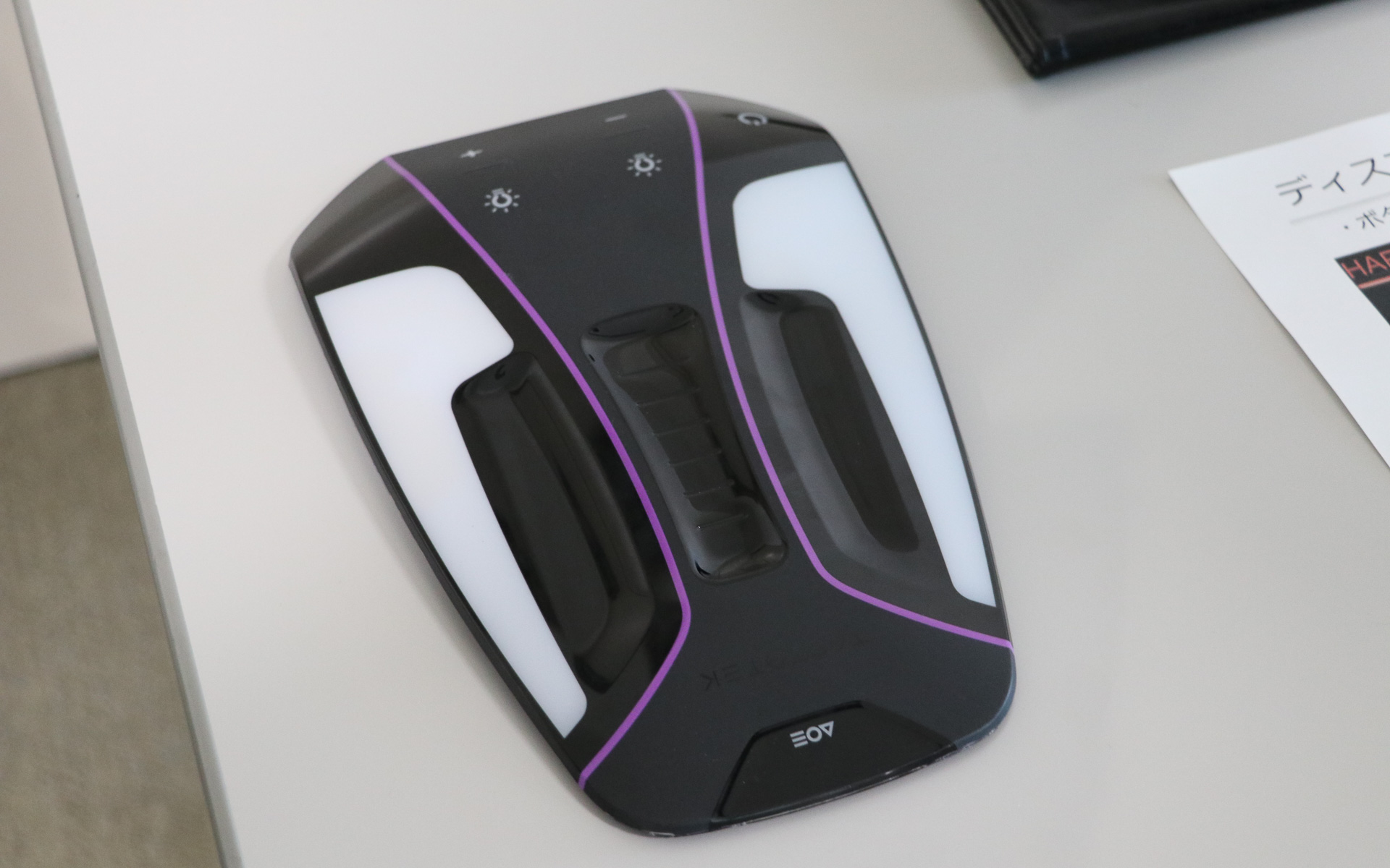 IMSEによって製造されたオーバーヘッドコンソールのサンプル品