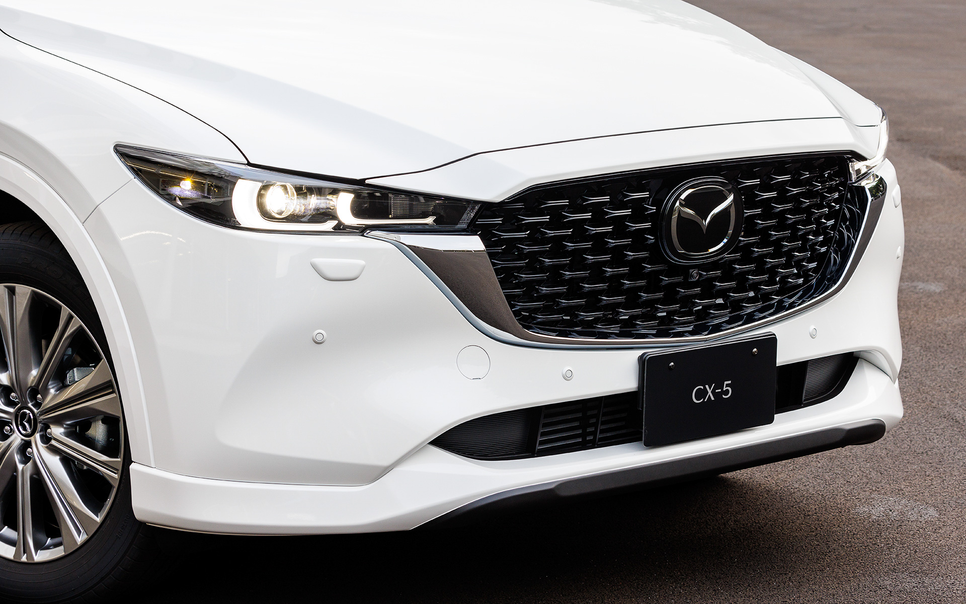 エクスクルーシブモードのフロントデザイン