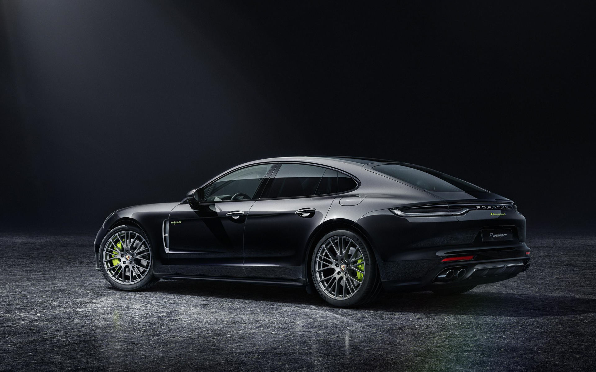 パナメーラ4E-ハイブリッドプラチナエディション