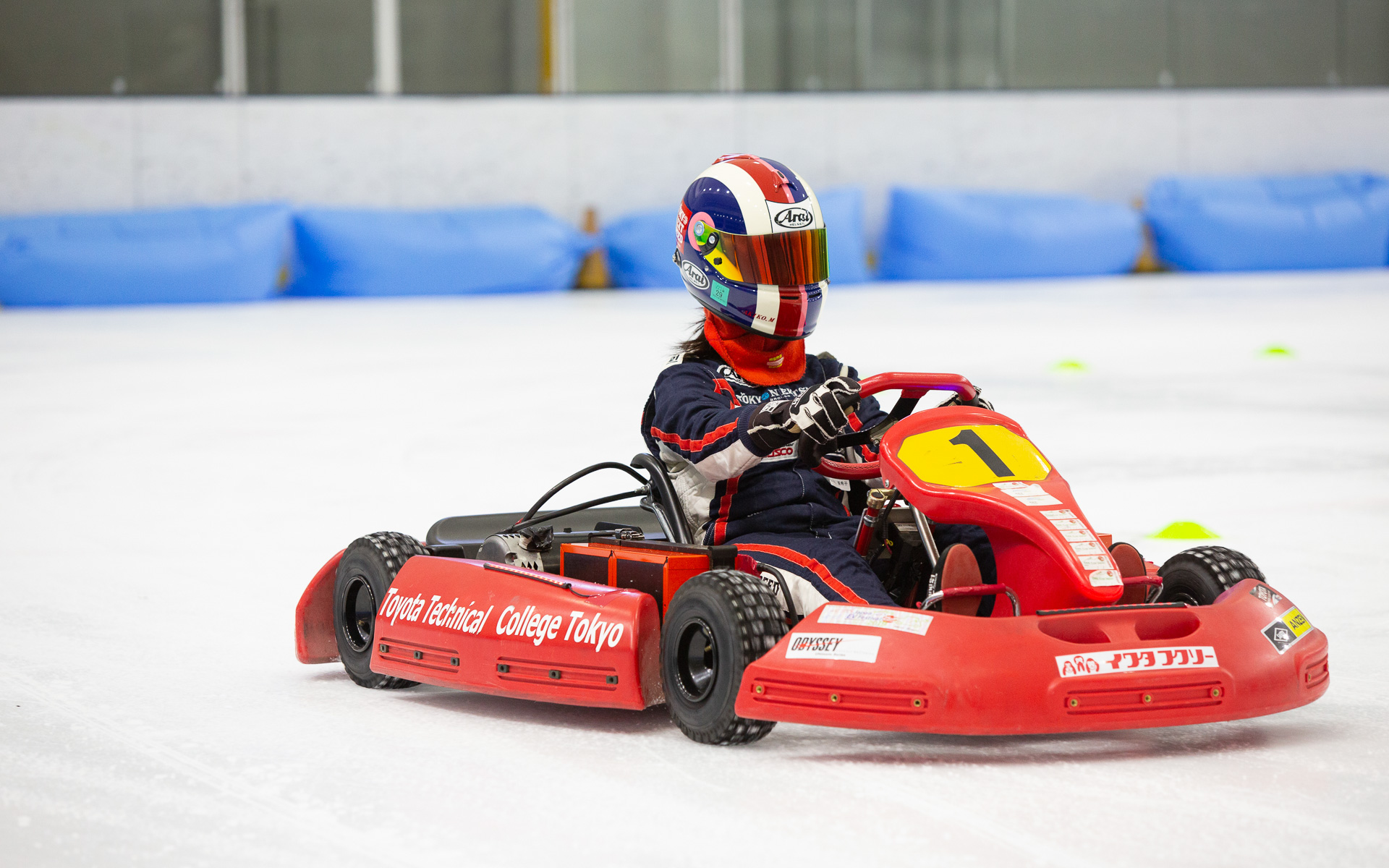 うちのカミさんはレースの先導走行を務めておりました