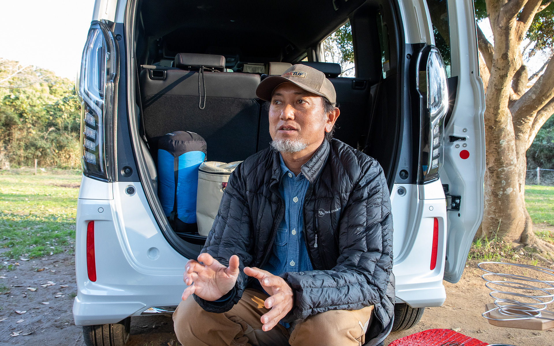 N-VANをテント代わりにして、外より寒くないだろうと思い込んでいた筆者。小雀氏の「寒さ」についての解説は軽くショックだった