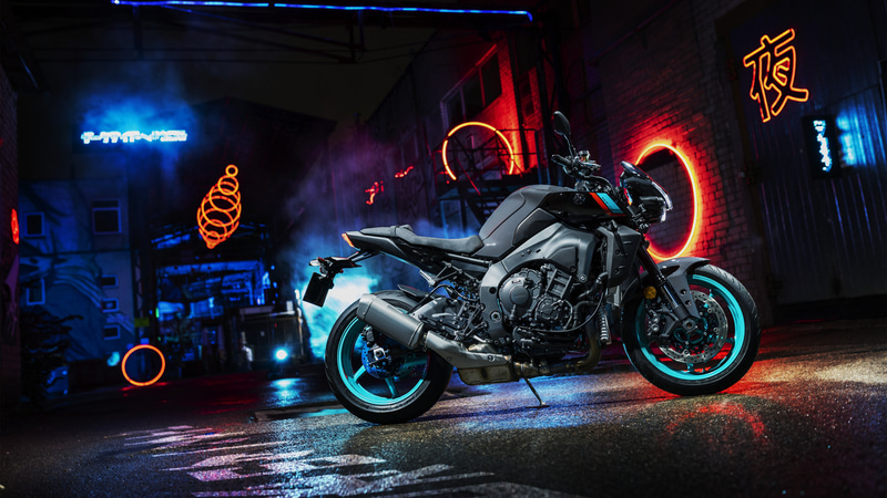 ヤマハ、「MT-10」「MT-10 SP」2022年モデル発表 直列4気筒エンジン