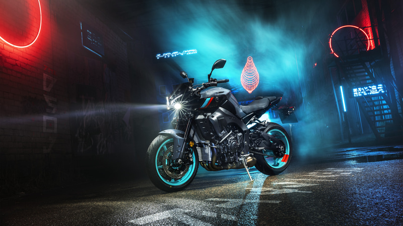 ヤマハ、「MT-10」「MT-10 SP」2022年モデル発表 直列4気筒エンジン