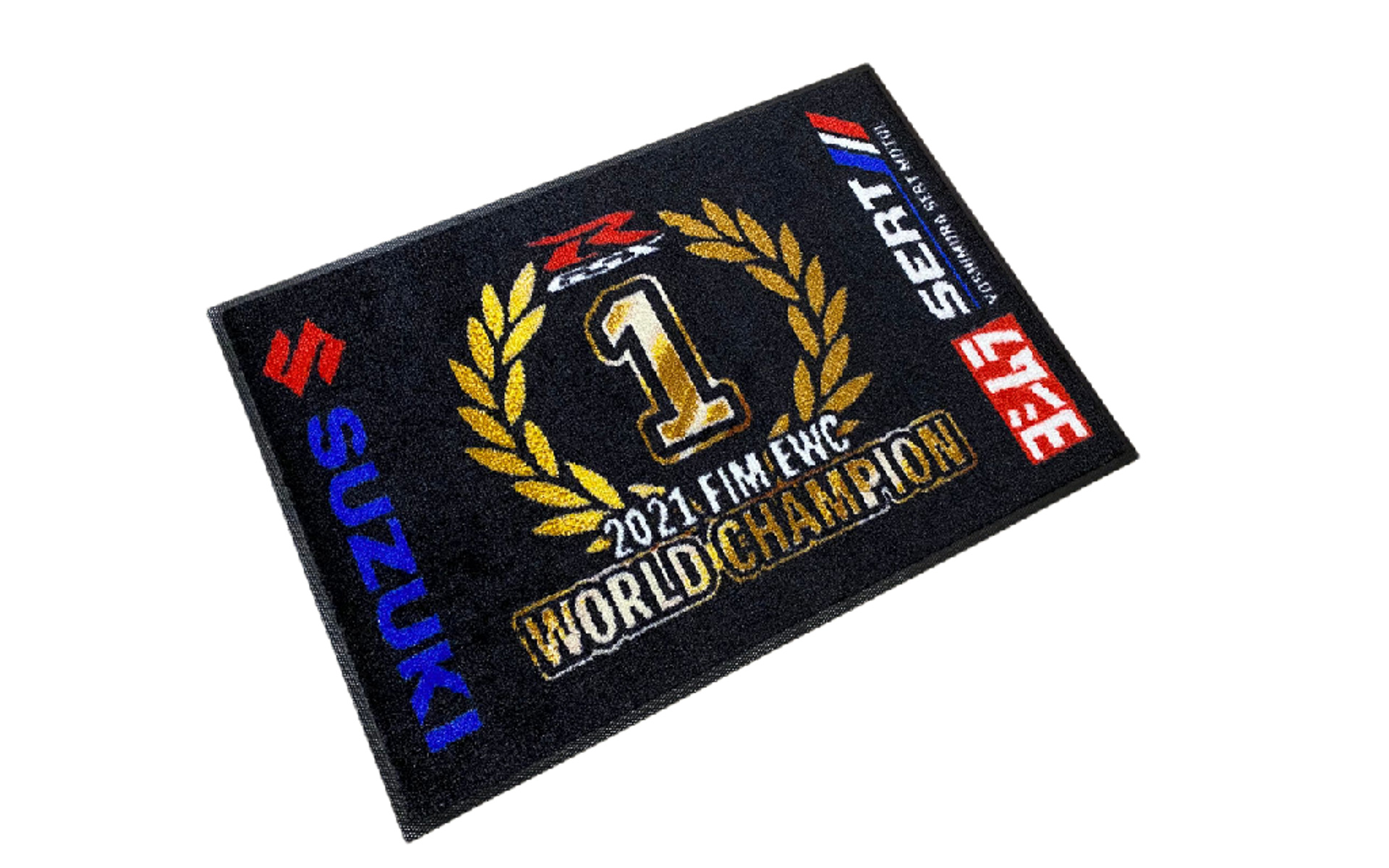 EWC ヨシムラSERTモチュール チャンピオン マルチマット。サイズ：450×650mm（高さ×幅）、素材：表面 ナイロン100％、価格：5280円