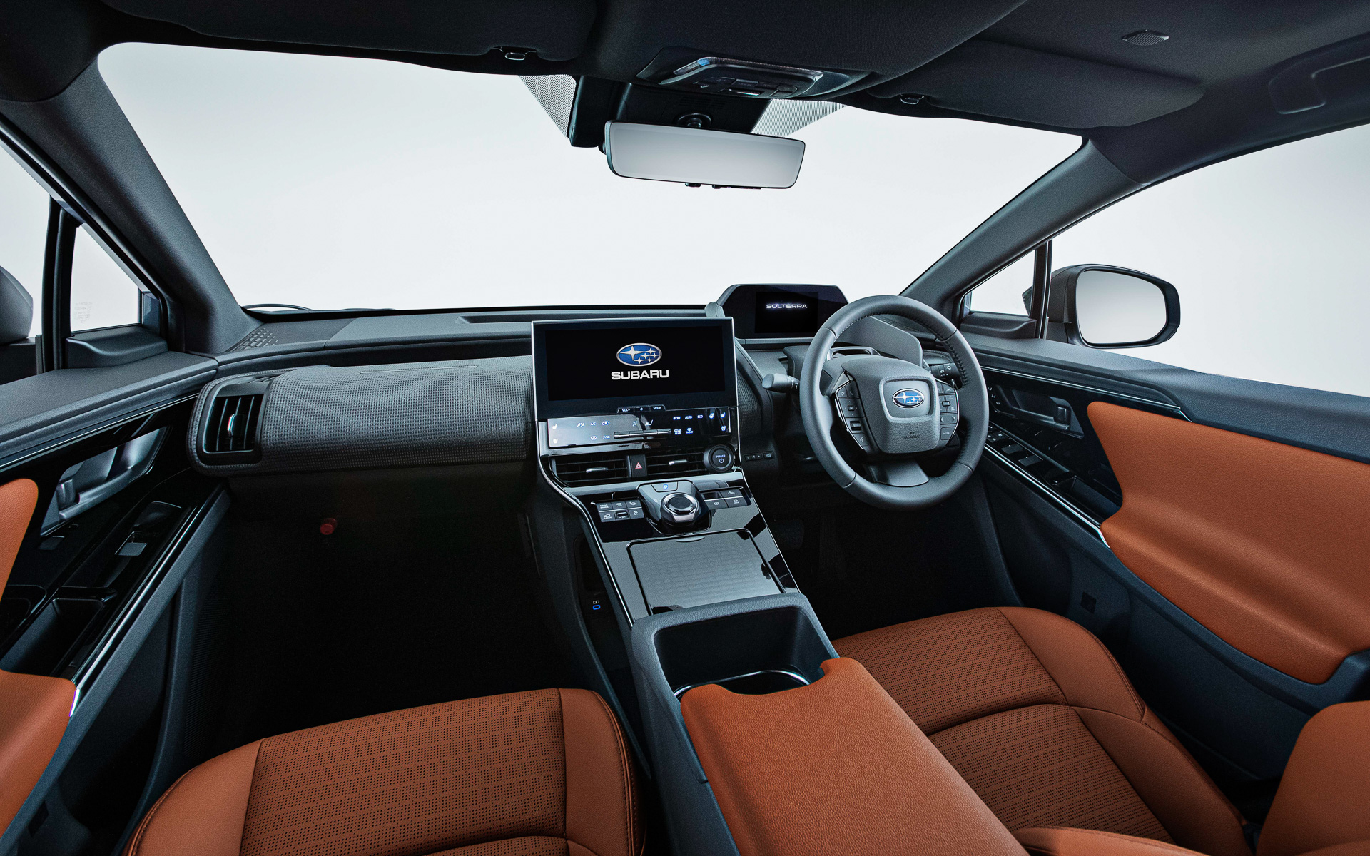 インテリアではインパネ上部に配置したトップマウントメーターをスバルとして初採用