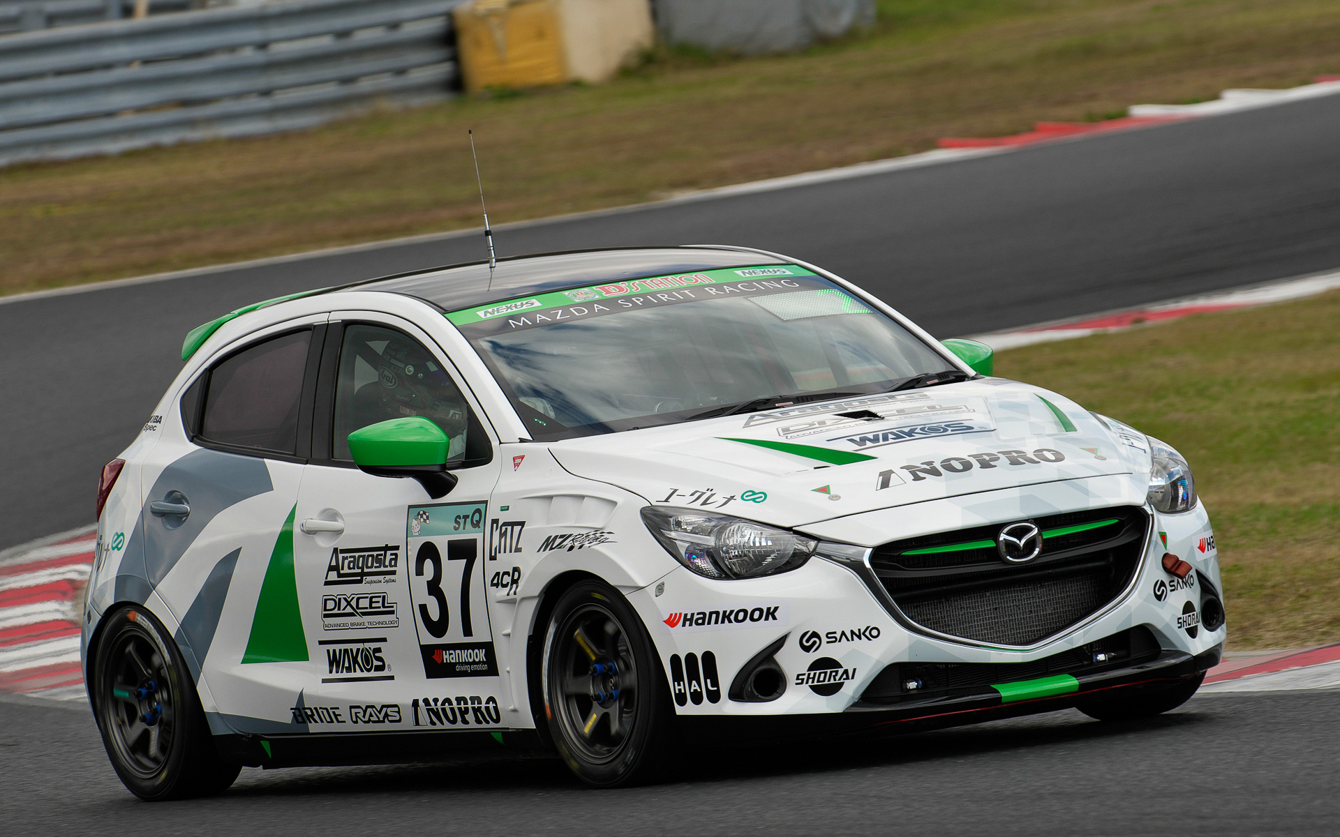 37号車 MAZDA SPIRIT RACING Bio concept DEMIO（井尻薫/前田育男/寺川和紘/関豊）