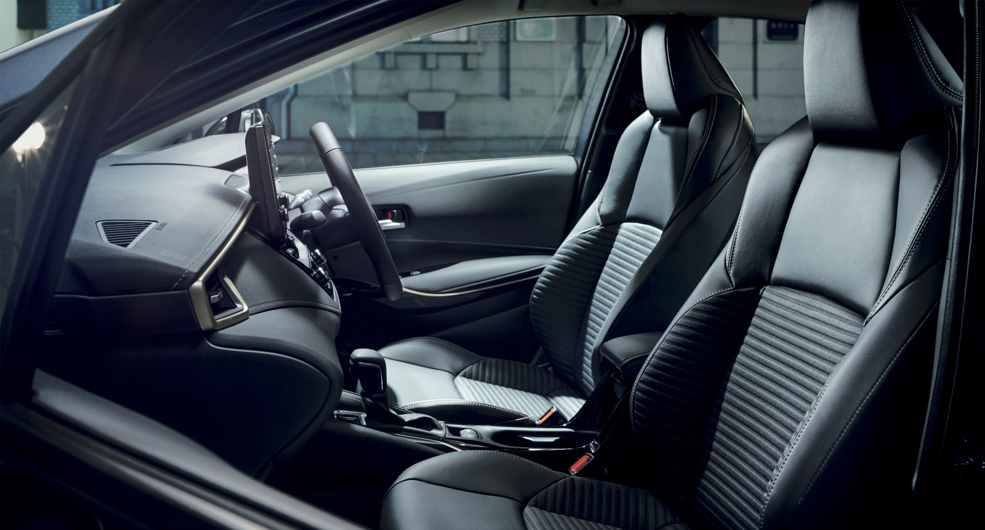 カローラ 特別仕様車（内装色 ： ブラック）