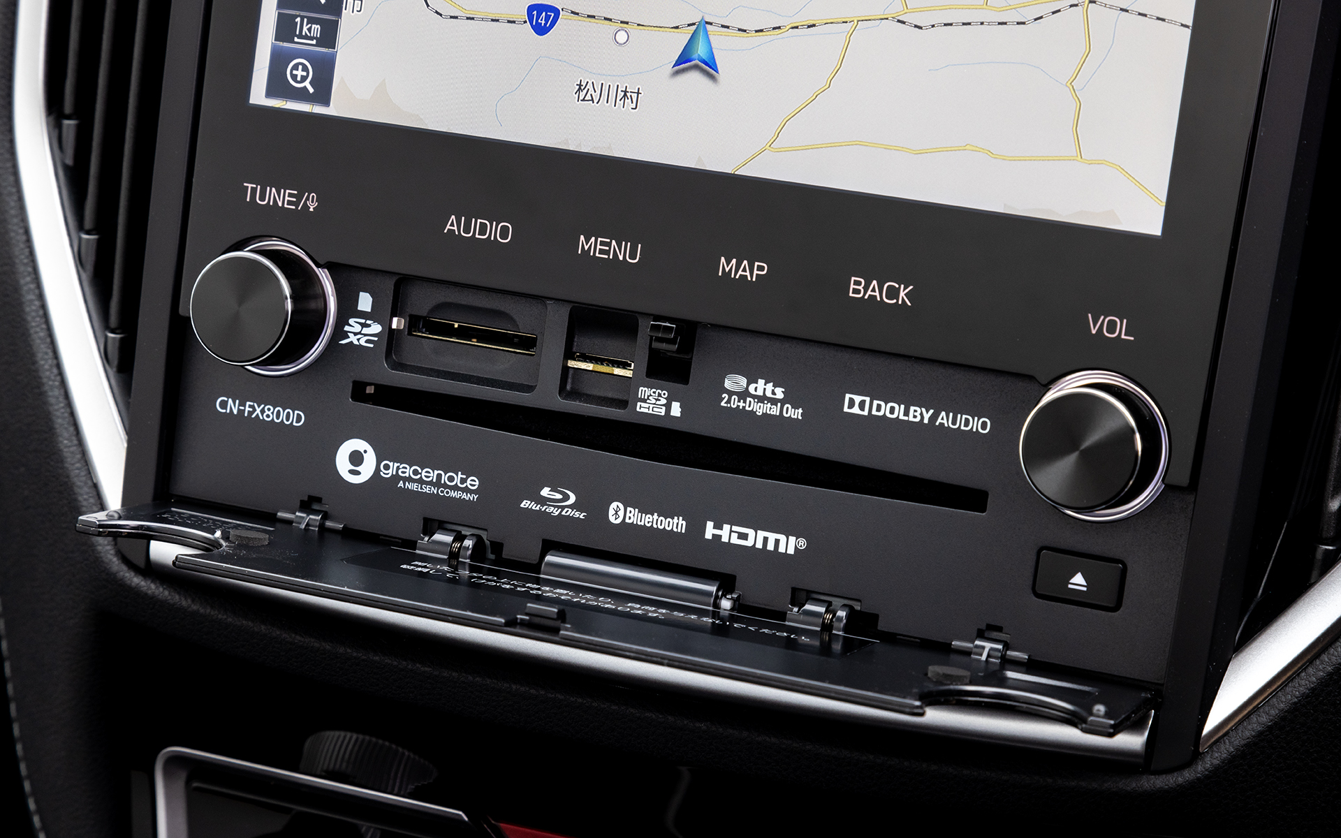 ナビゲーションはオプション設定となる8型のビルトインタイプを装着。アイサイトXの搭載はされなかったものの、ドライバーモニタリングシステムは継続して採用されている