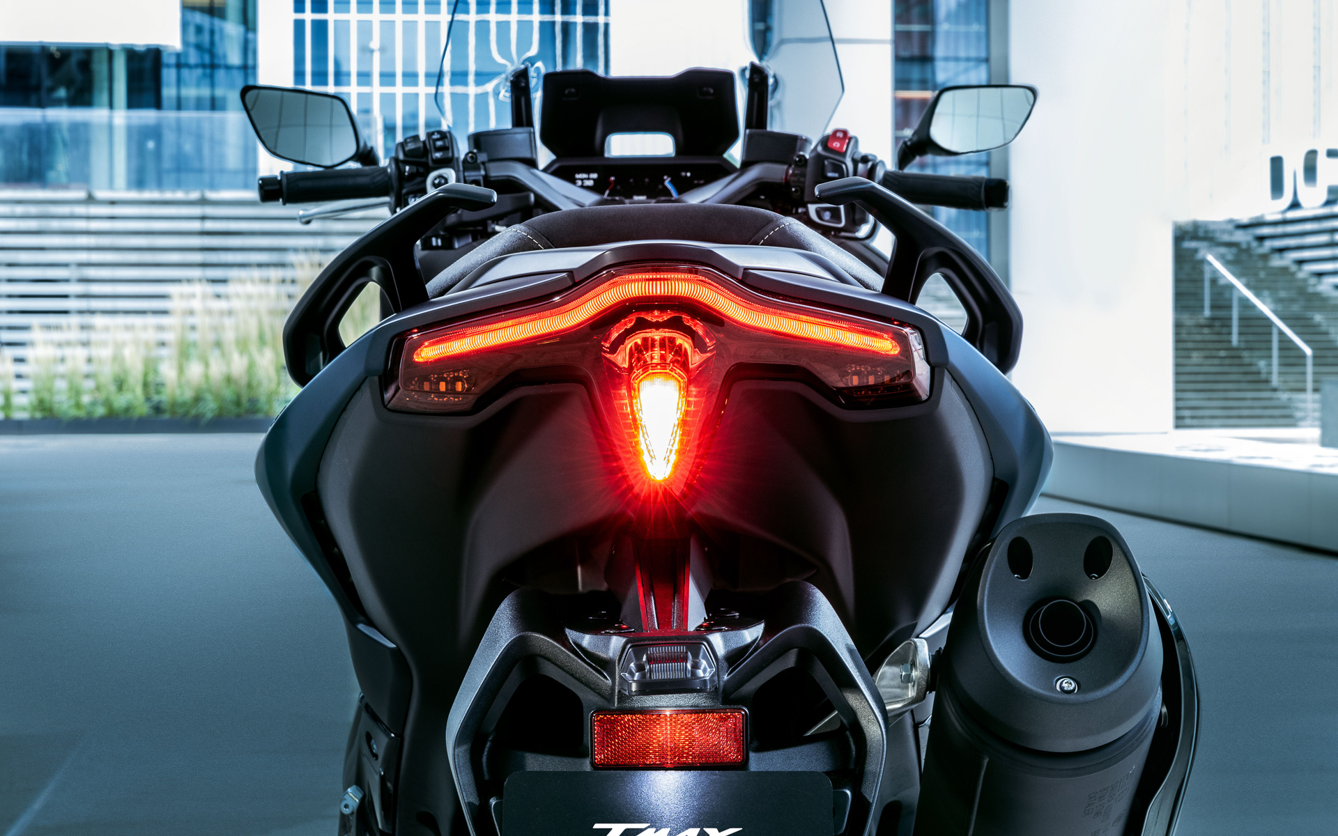 TMAX Tech MAXの細部