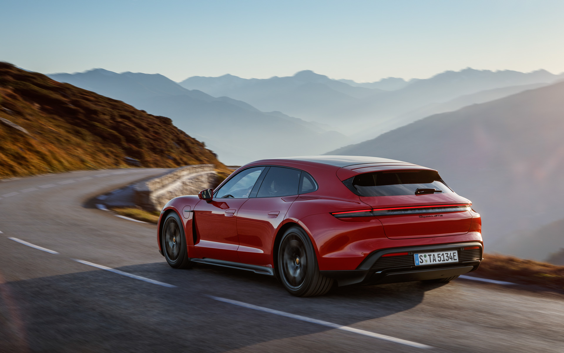 タイカンGTSスポーツツーリスモ