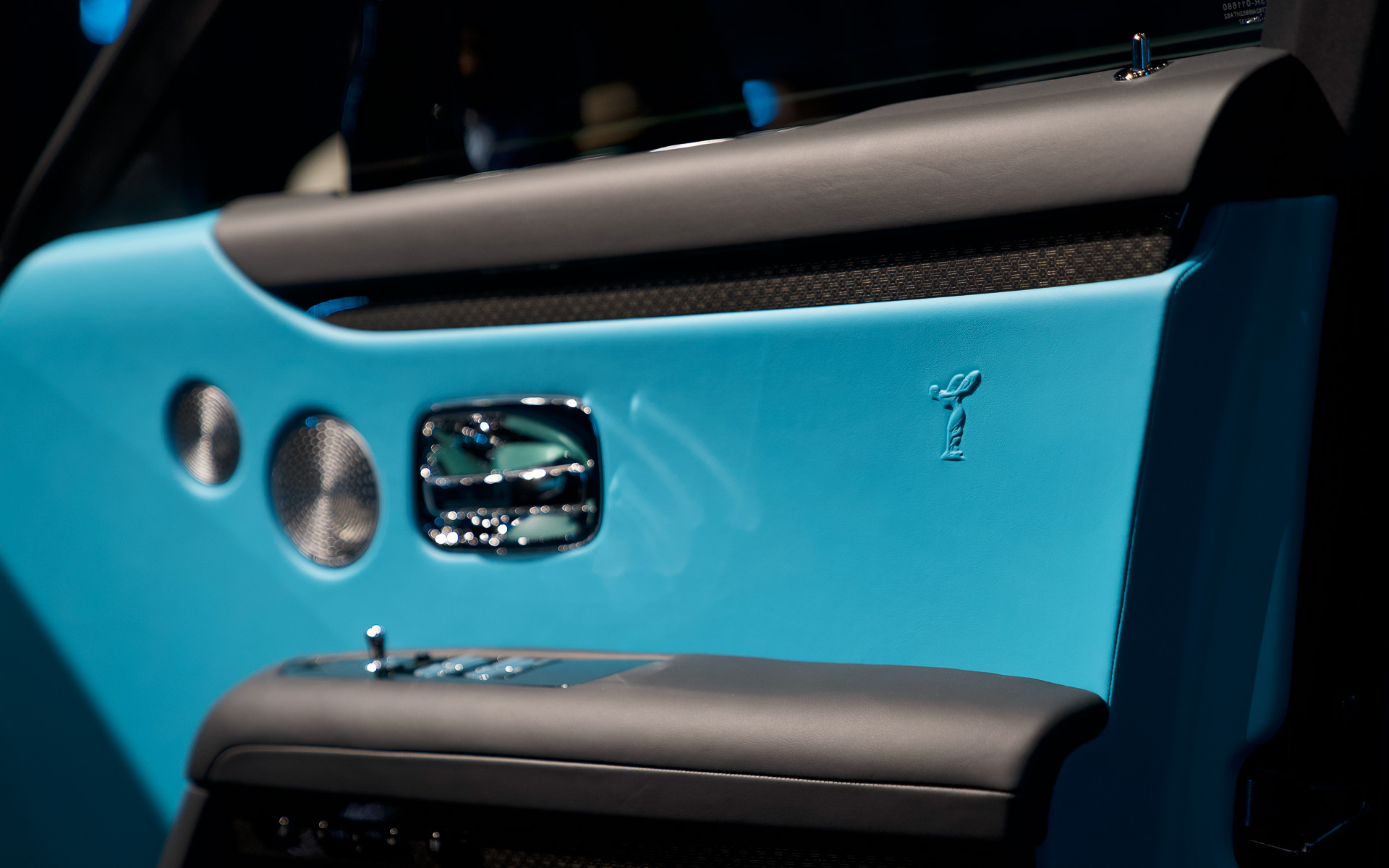 ビスポークオーディオを搭載したドア