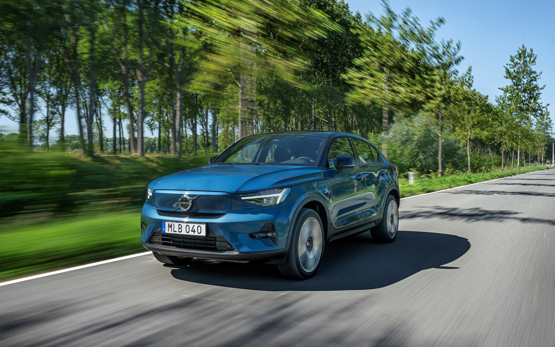 日本初導入となるBEV専用モデル「C40 Recharge」