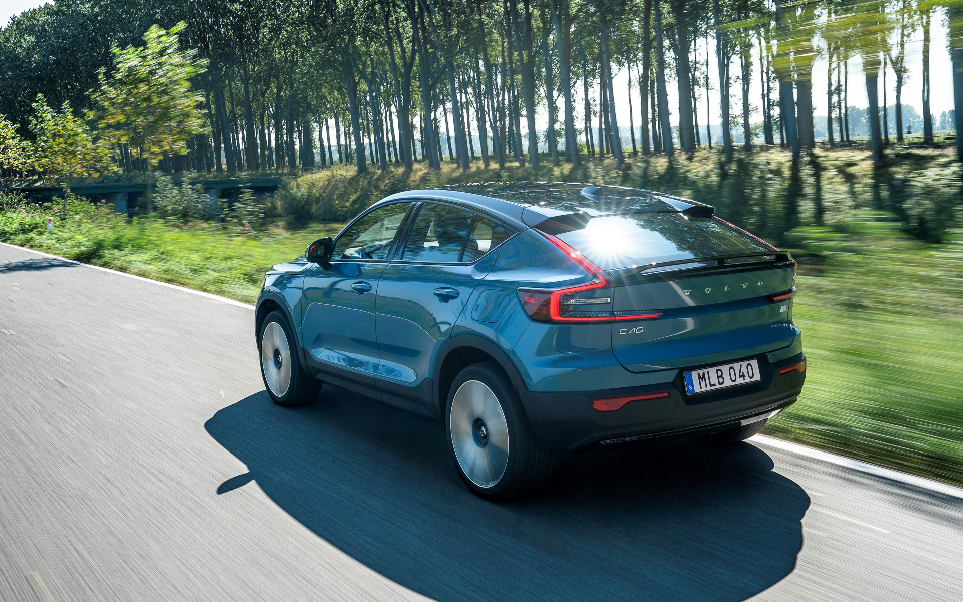 C40 Rechargeのリチウムイオンバッテリ容量は78kWh