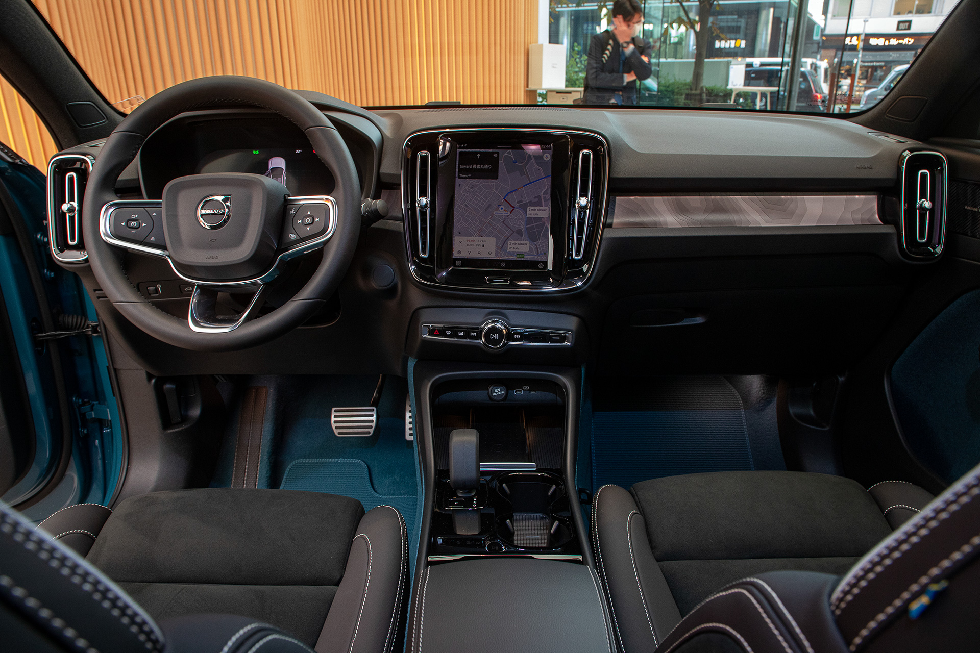 ステアリングとメーターまわり