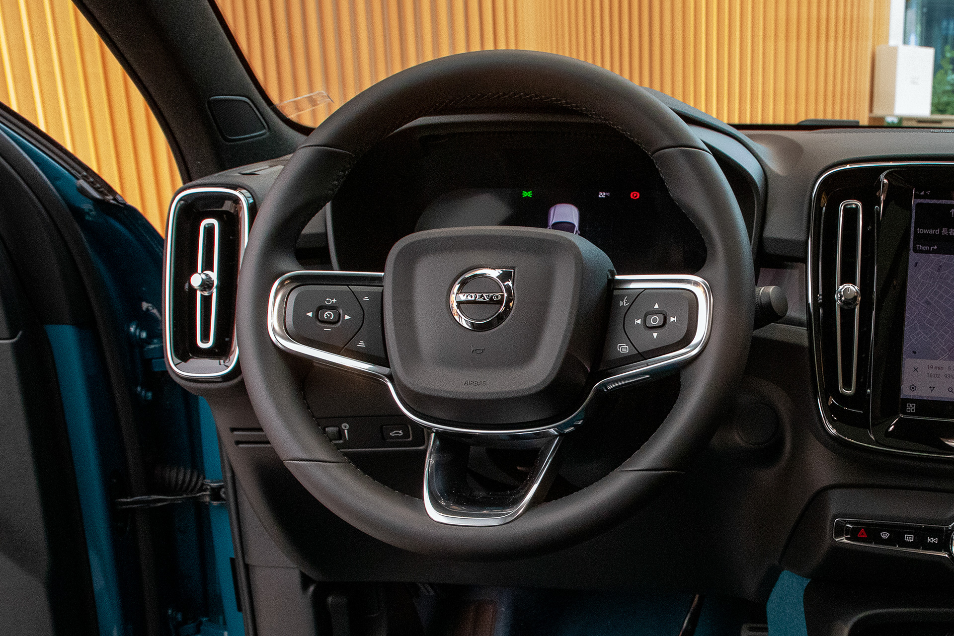 ステアリングとメーターまわり