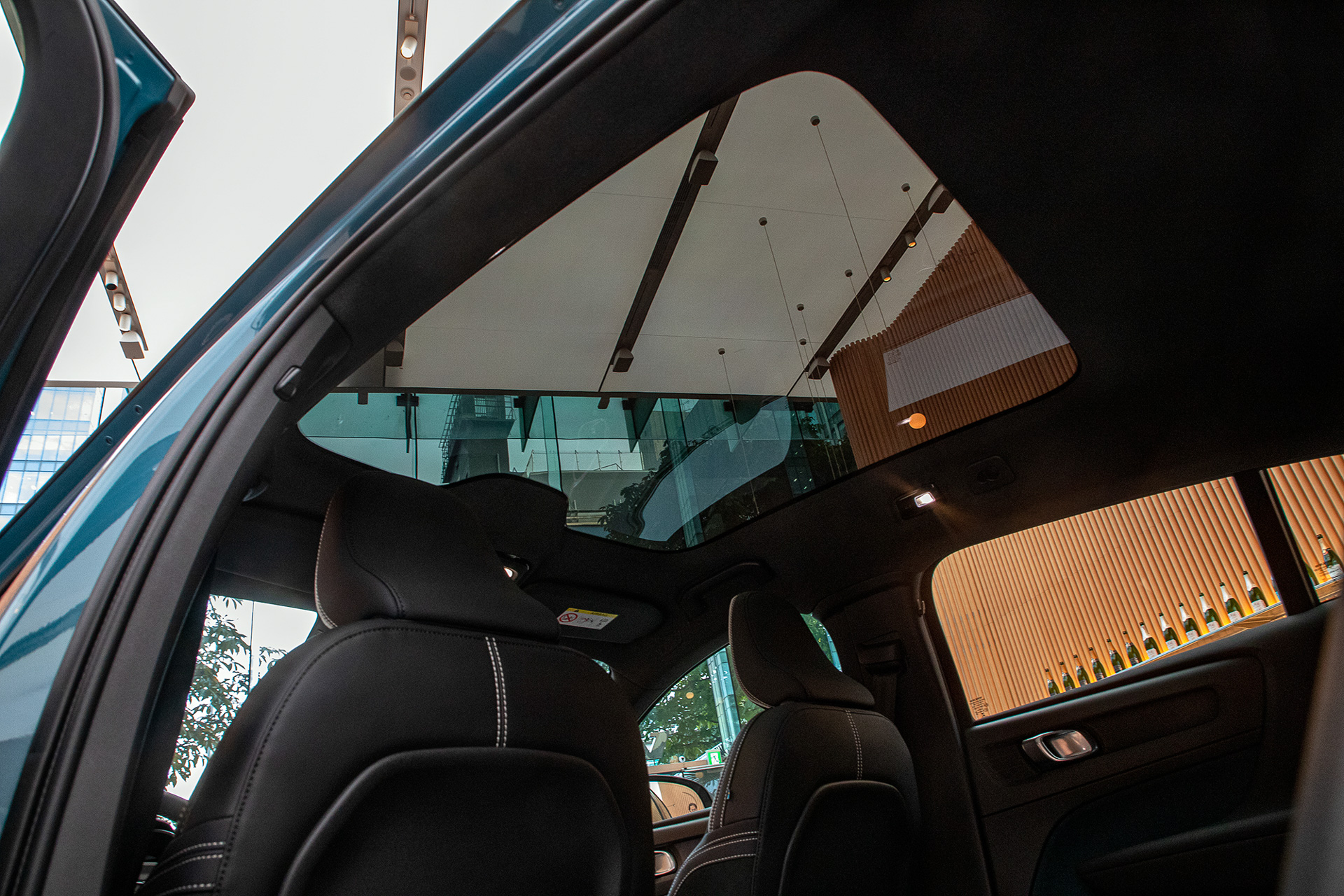 車内を明るくするルーフデザイン