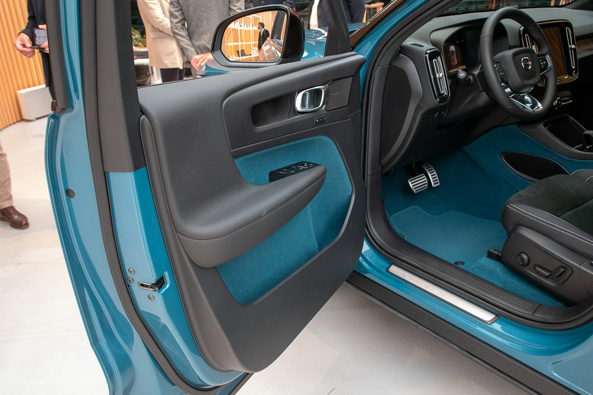 運転席側のドアトリム